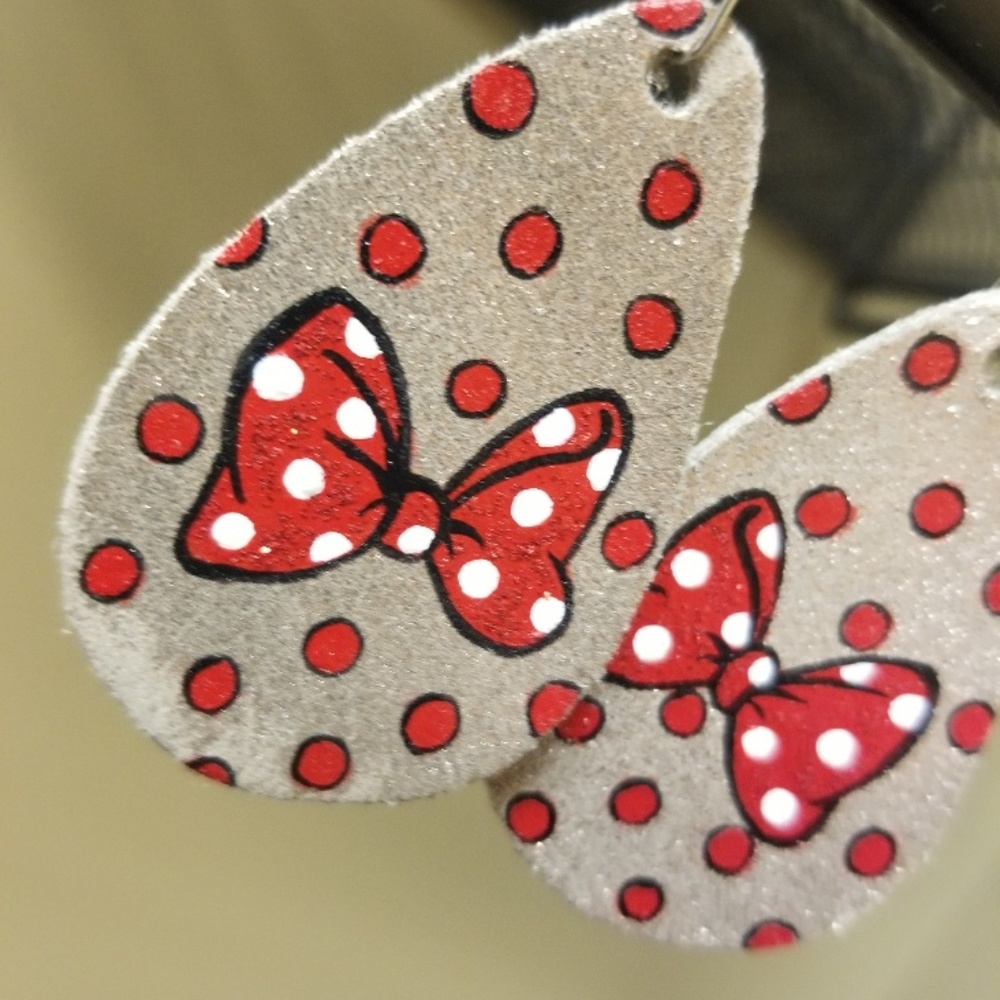 Hand Painted Leather Bow and Dot Earrings!! - Picture 4 of 5